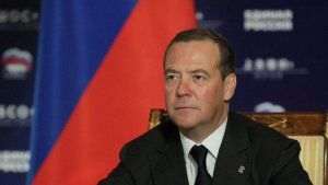 Medvedev ameninţă Israelul că dacă livrează armament Ucrainei îşi distruge relaţiile interstatale cu Rusia